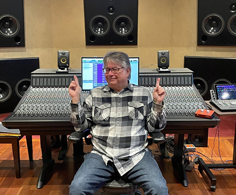 著名的乡村音乐工程师 Steve Marcantonio 凭借KRK GoAux找到便携式参考监听解决方案
